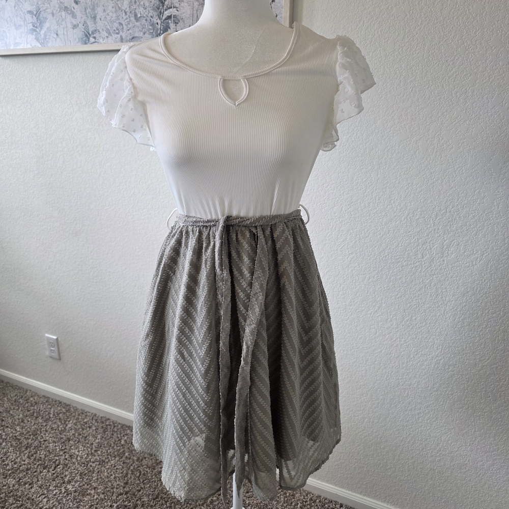 SHEIN Cream Lace-Sleeve Top with Gray Chevron Skater Skirt